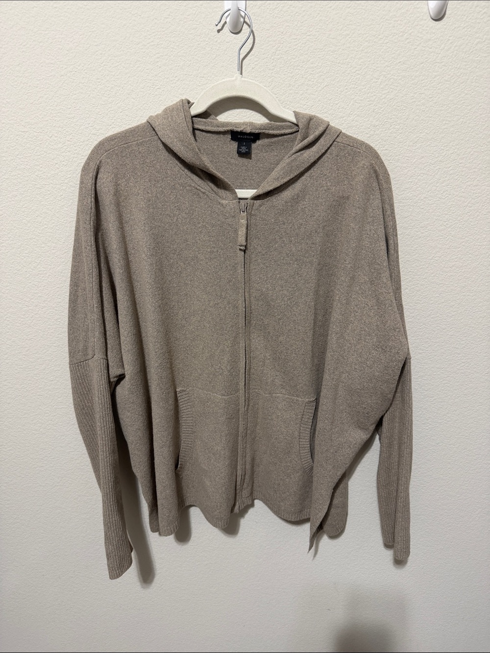 NWOT Halogen won en’s Oversized Taupe Zip-Up lightweight Hoodie Sweater